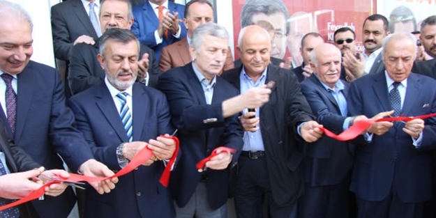 Bağcılar'a AK Parti çıkartması