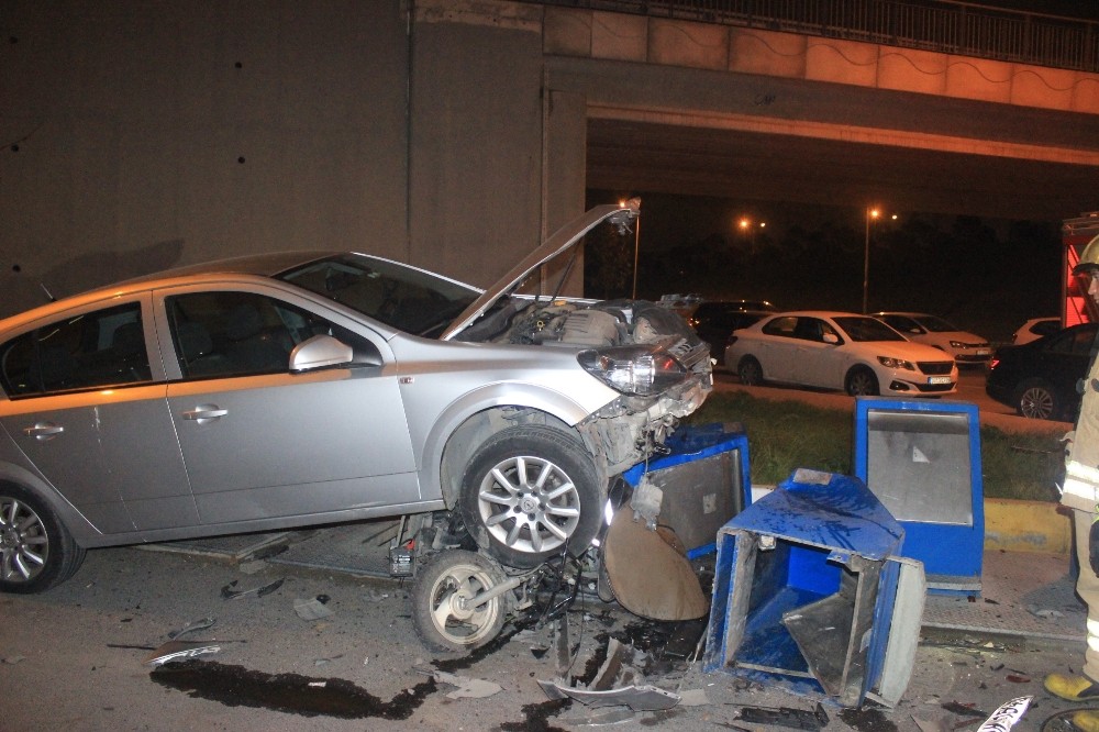 Bağcılar’da alkollü sürücü park halindeki motosikleti ezdi 