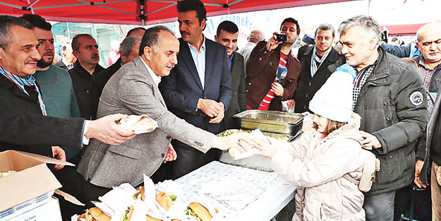 Bağcılar’da hamsi ziyafeti