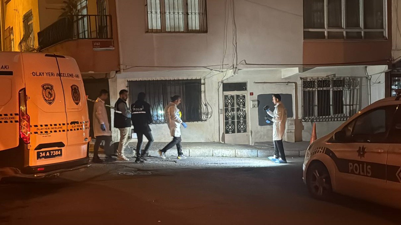 İstanbul'da polis aracına EYP ve molotofkokteyliyle saldırdılar