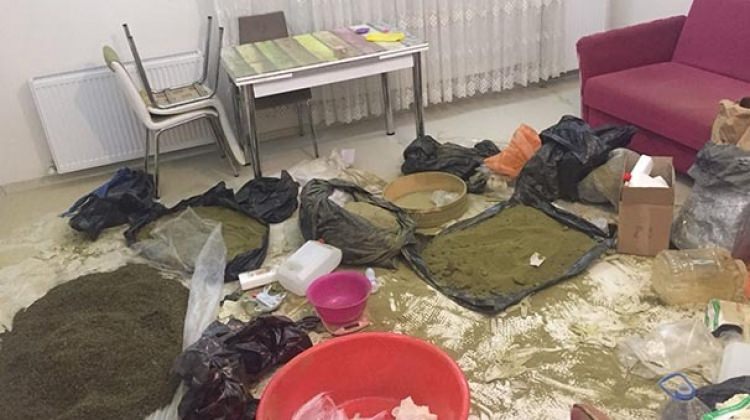 Bağcılar'da polis'in baskın yaptığı evde bulundu!