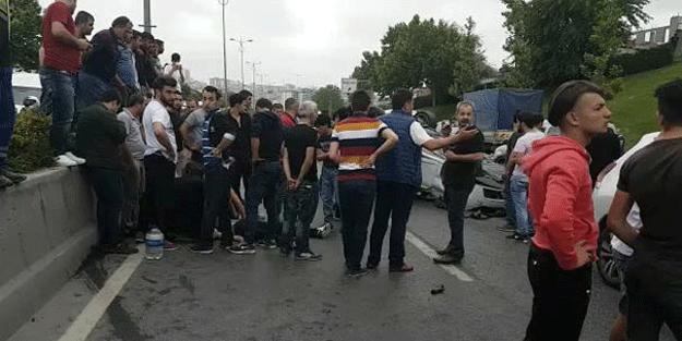 Bağcılar'da zincirleme kazada 10 araç birbirine girdi