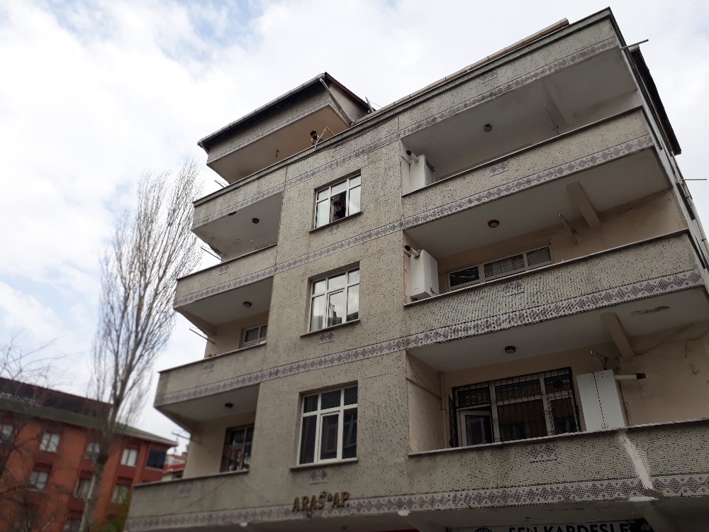 Bağcılar’daki 4 binaya karantina 