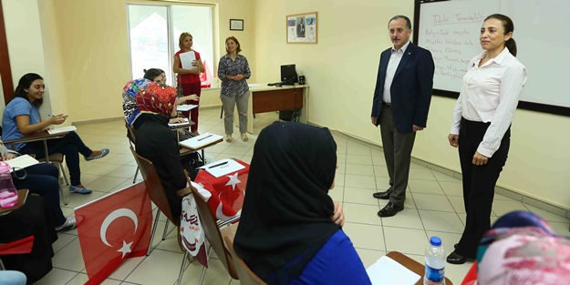 Bağcılarlı kadınlar meslek öğrenerek kendi işlerini kuruyor