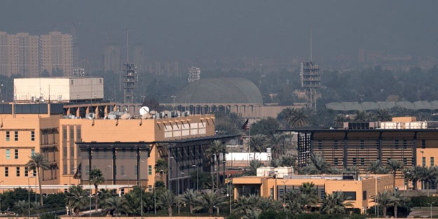 Bağdat'ta ABD elçiliği yakınına 3 füze düştü