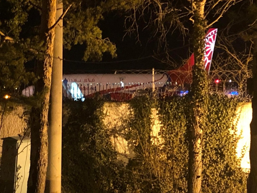 Bağdat’tan Ankara Esenboğa Havalimanı’na gelen uçaktaki 57 kişi karantinaya alındı 