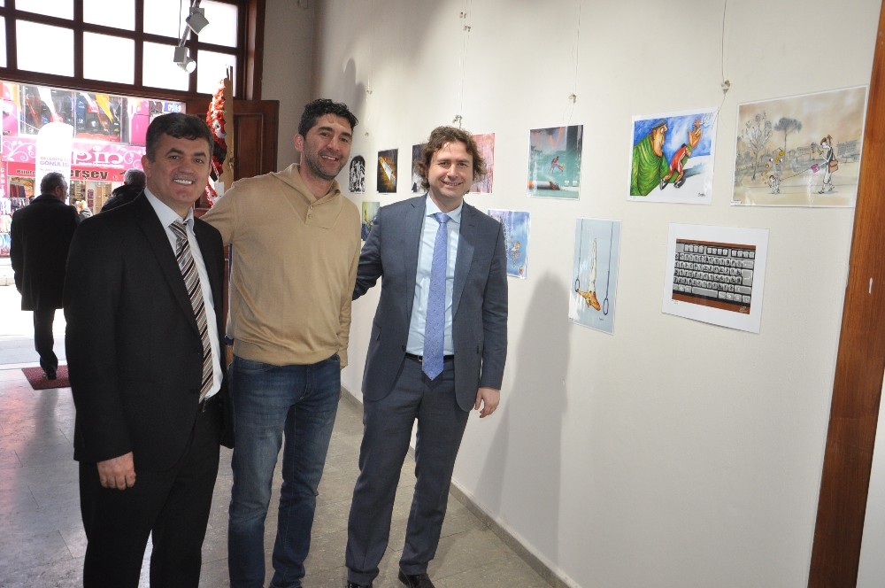 Bağımlılıklara karşı karikatür sergisi açıldı 