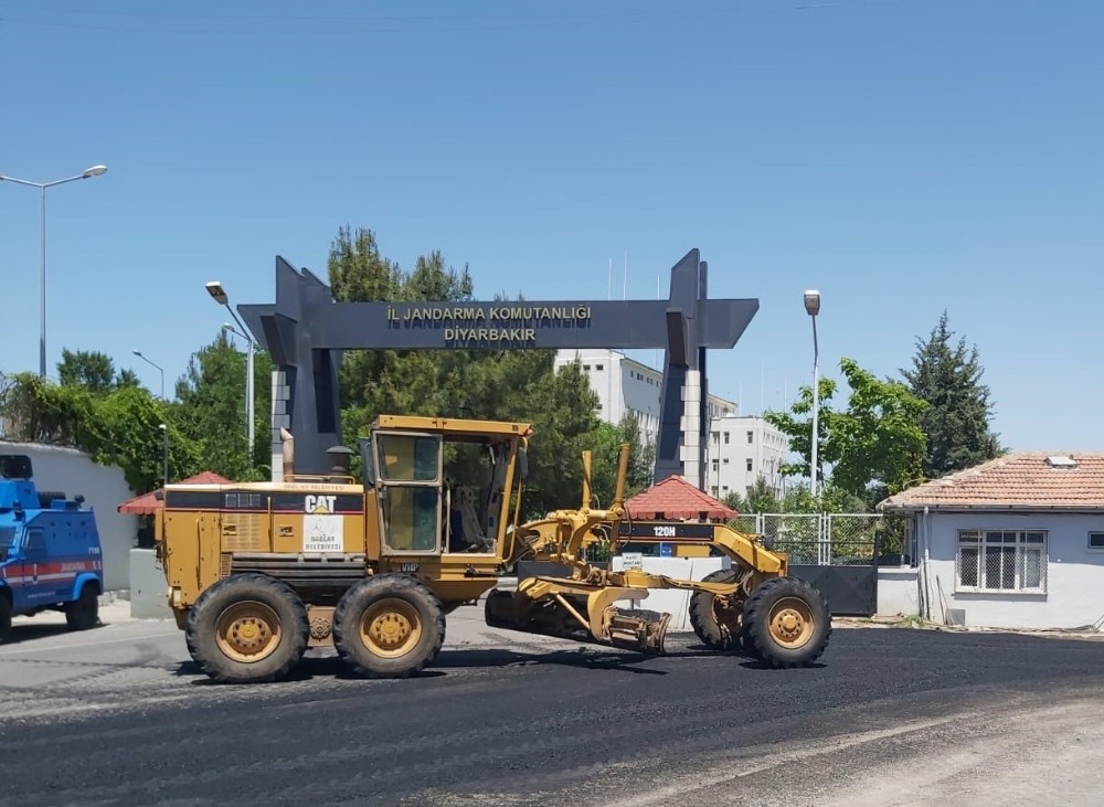 Bağlar Belediyesi asfaltlama çalışmalarına devam ediyor 