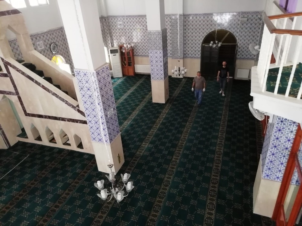 Bağlar Belediyesi camilerde temizlik seferberliği başlattı 
