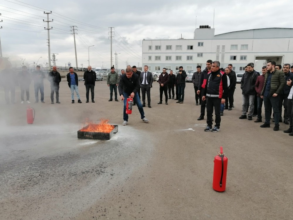 Bağlar Belediyesi personeline itfaiye eğitimi 
