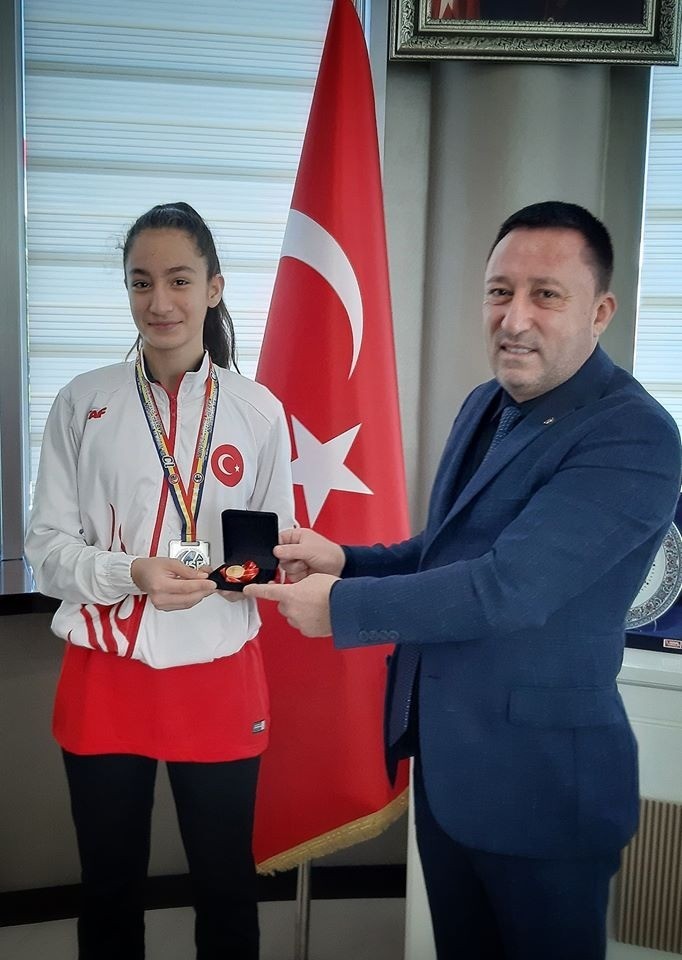 Bağlar Belediyesi’nin milli sporcusu Sena Kızılaslan Avrupa şampiyonasında 