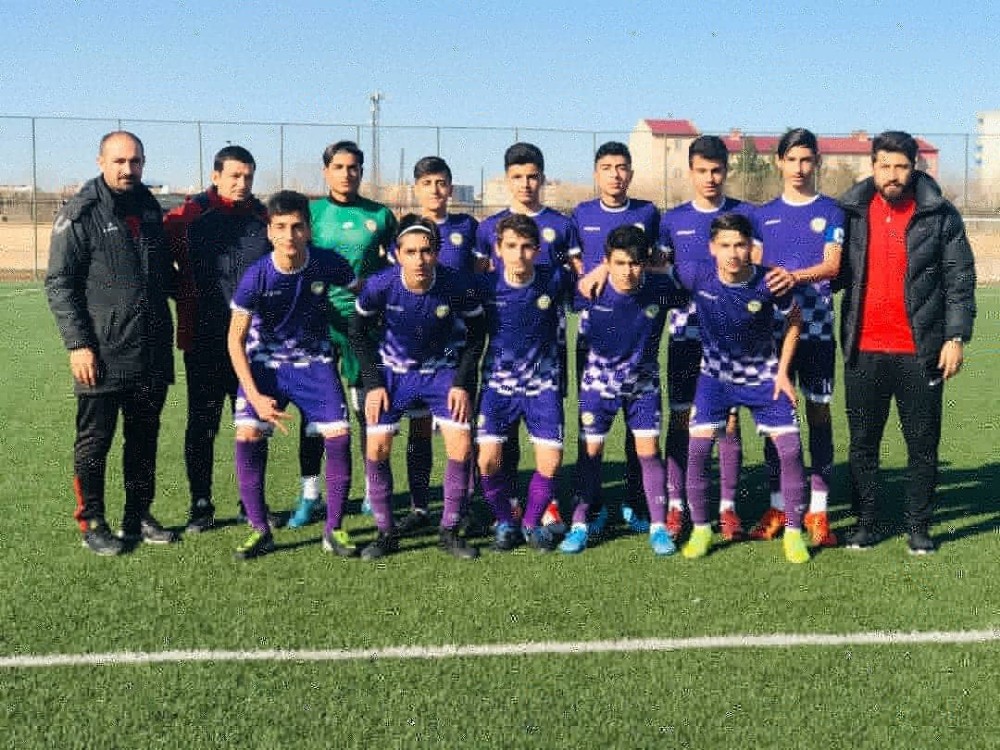 Bağlar Belediyespor’un gençleri futbolda şampiyon 