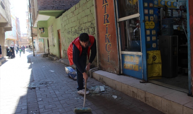 Bağlar'da terörün izleri silinmeye çalışılıyor