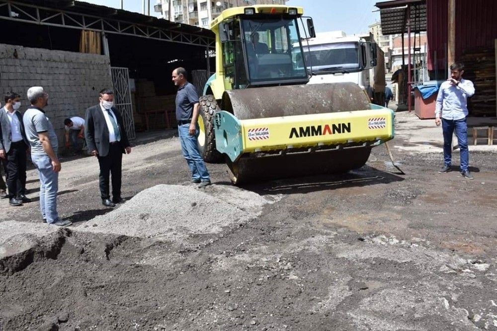 Bağlar’da yol yapım çalışmaları devam ediyor 