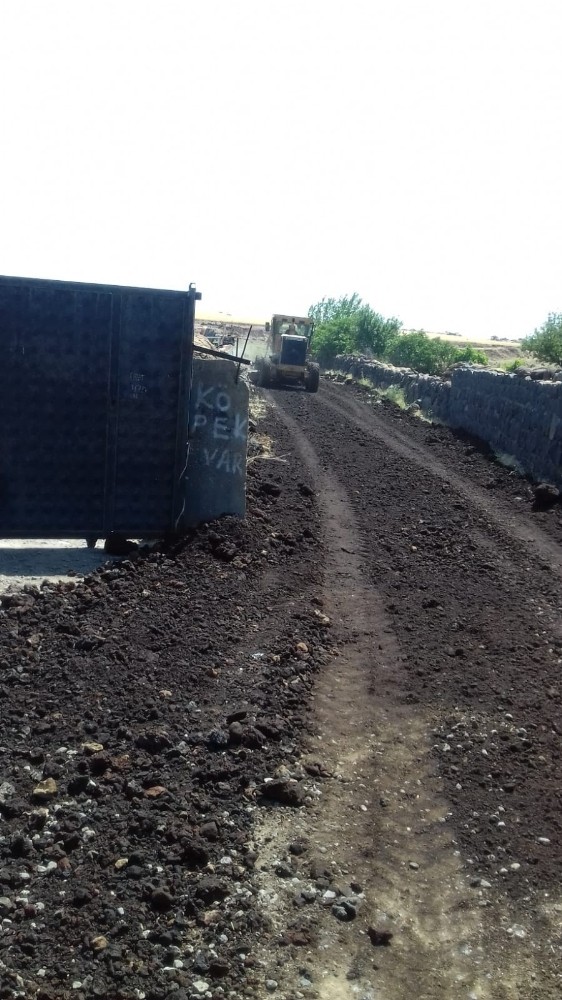 Bağlar’da yol yapım çalışmaları devam ediyor 