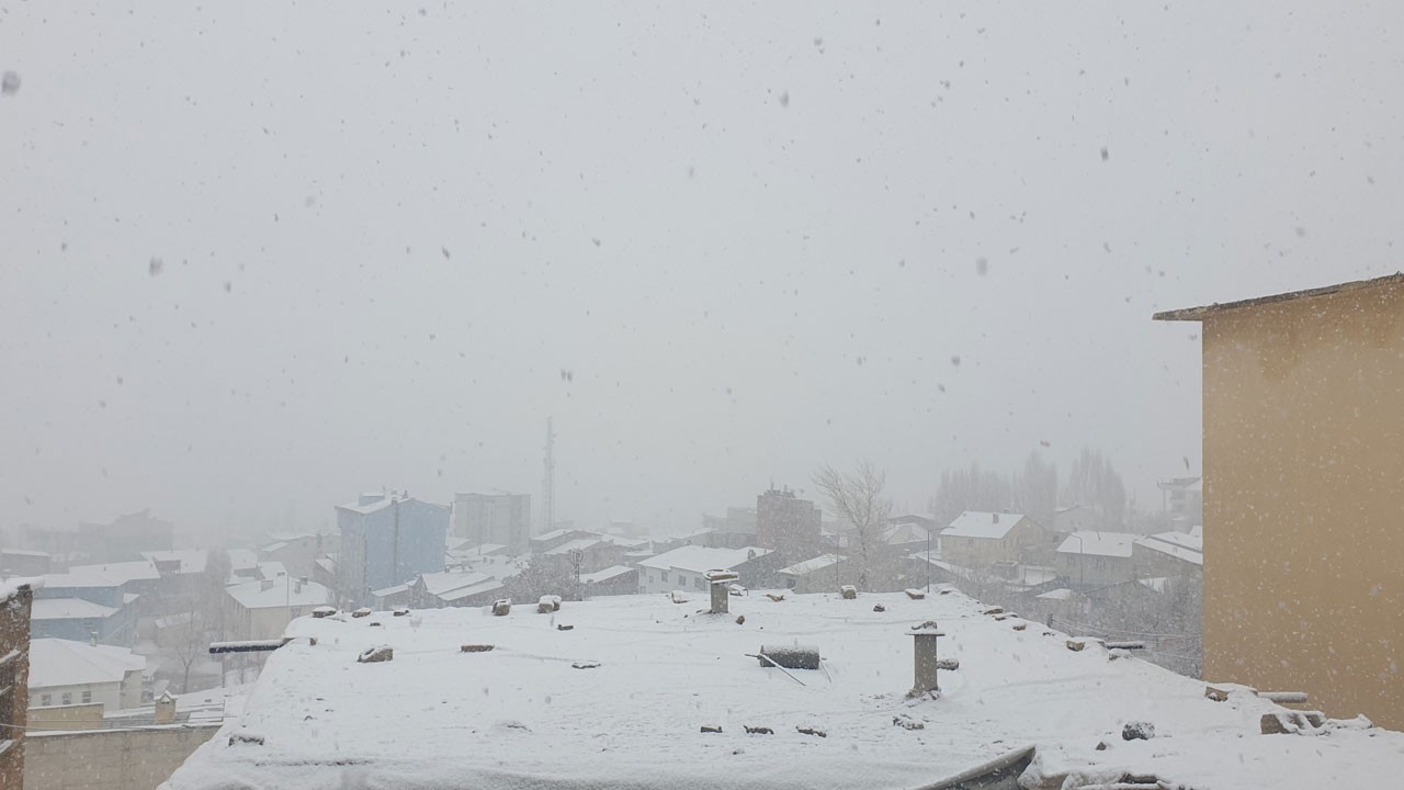 Bahar beklerken kış geldi! O ilimiz nisan ayında beyaza büründü