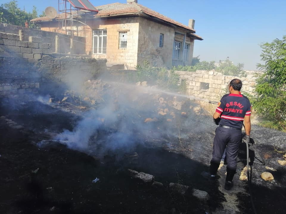 Bahçe yangını paniğe neden oldu 