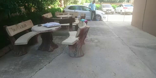 Bahçede oturan anneanne ile torunu pompalı tüfekle yaraladı