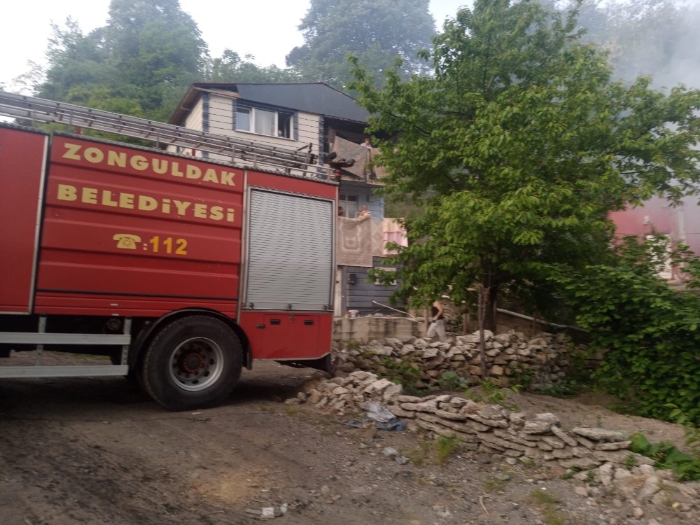 Bahçede yakılan otlar ifaiyeyi harekete geçirdi 