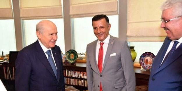 Bahçeli imzaladı! İYİ Partili isim MHP'ye geçti...