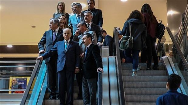 Bahçeli: İnadına AVM'ye gelin