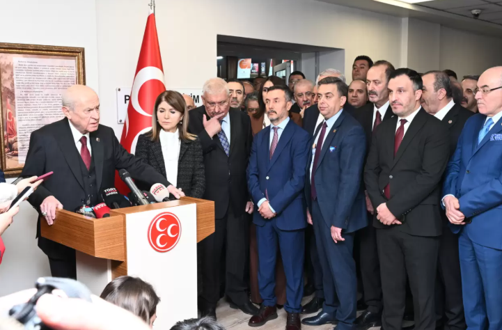 Bahçeli, İzzet Ulvi Yönter'in neden istifa ettiğini açıkladı