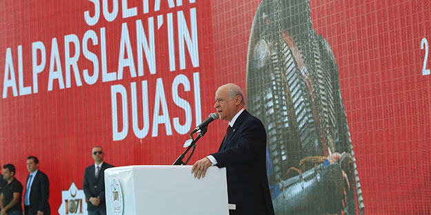 Bahçeli: Malazgirt'te sadece vatan kazanılmadı