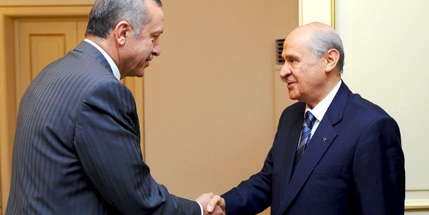 Bahçeli ne demek istedi? Sözleri kulisleri hareketlendirdi!