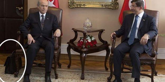 Bahçeli o çantayı canlı yayında açtı