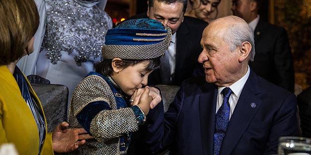 Bahçeli sünnet düğününe katıldı