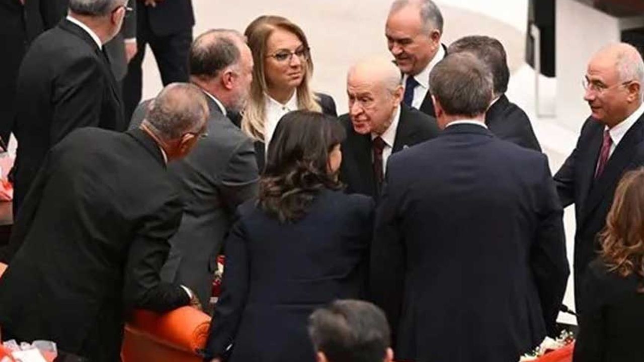Bahçeli ve DEM Parti el sıkıştı, kulisler karıştı