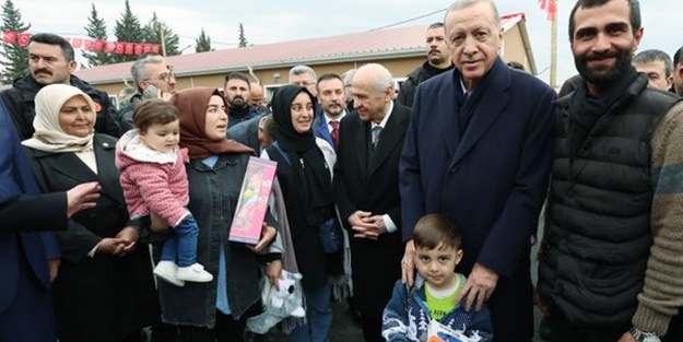 Bahçeli ve Destici temel atma törenine katıldı! 'Devletimiz tüm imkanlarıyla buradadır'