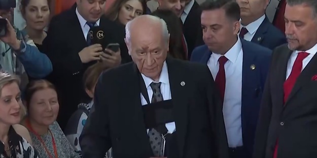 Bahçeli'den dikkat çeken görüntü