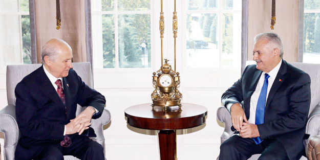 Bahçeli'den referanduma yeşil ışık