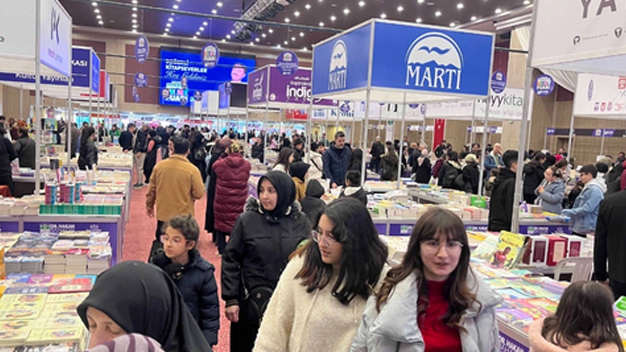 Bahçelievler 3. Ulusal Kitap Fuarı'na yoğun ilgi