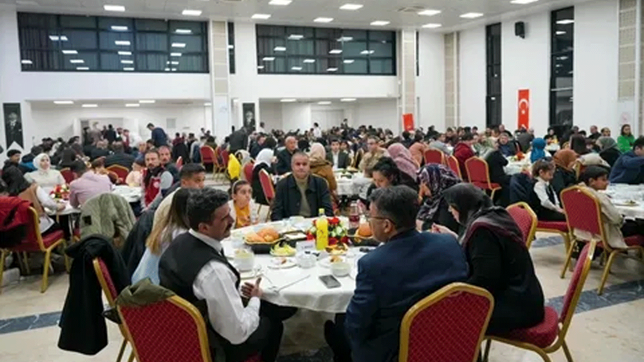 Bahçelievler Belediyesi'nden anlamlı iftar! Gaziler, şehit yakınları ve STK'lar buluştu