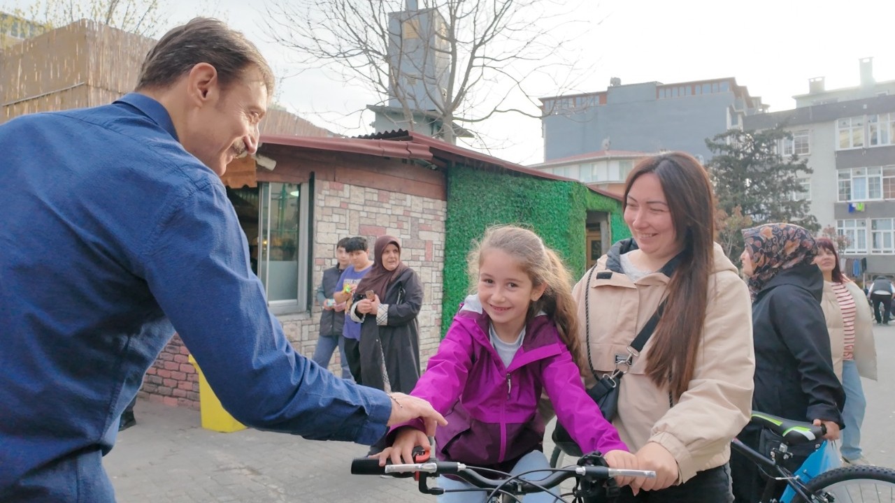 Bahçelievler Belediyesi’nden Bisiklet Çekilişi ve Dağıtım Töreni