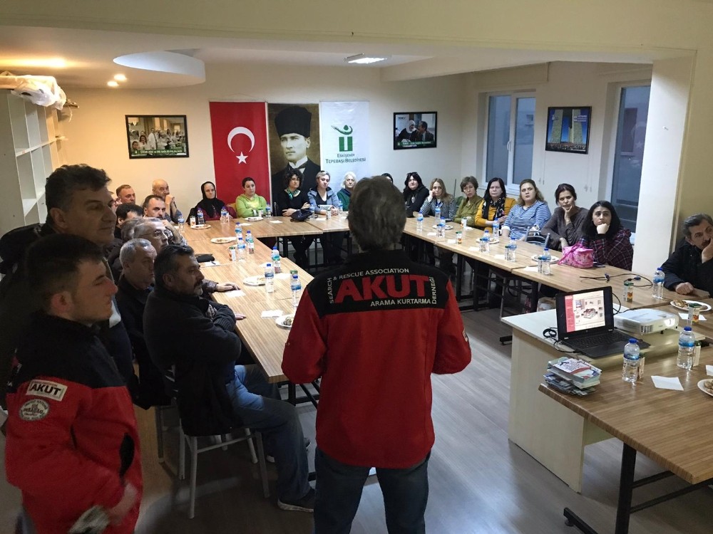 Bahçelievler’de deprem eğitimi verildi 