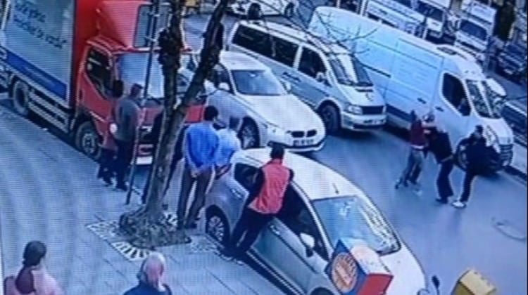 Bahçelievler’de sürücüler birbirine girdi! Tam bir saat boyunca...
