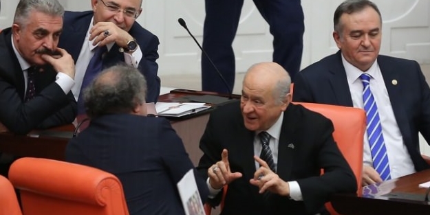 Devlet Bahçeli'nin mecliste Said Nursi sohbeti