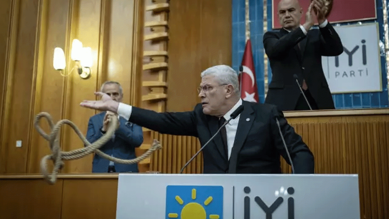 Bahçeli'ye urgan atmıştı! Müsavat Dervişoğlu Anıtkabir'de Bahçeli ile karşılaşınca geri vites yaptı