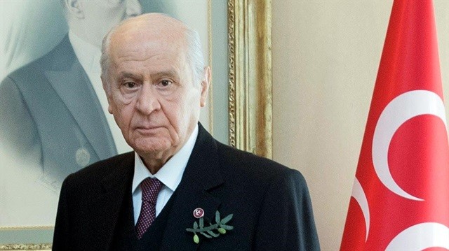 Bahçeli'ye verilen hediye dikkat çekti!