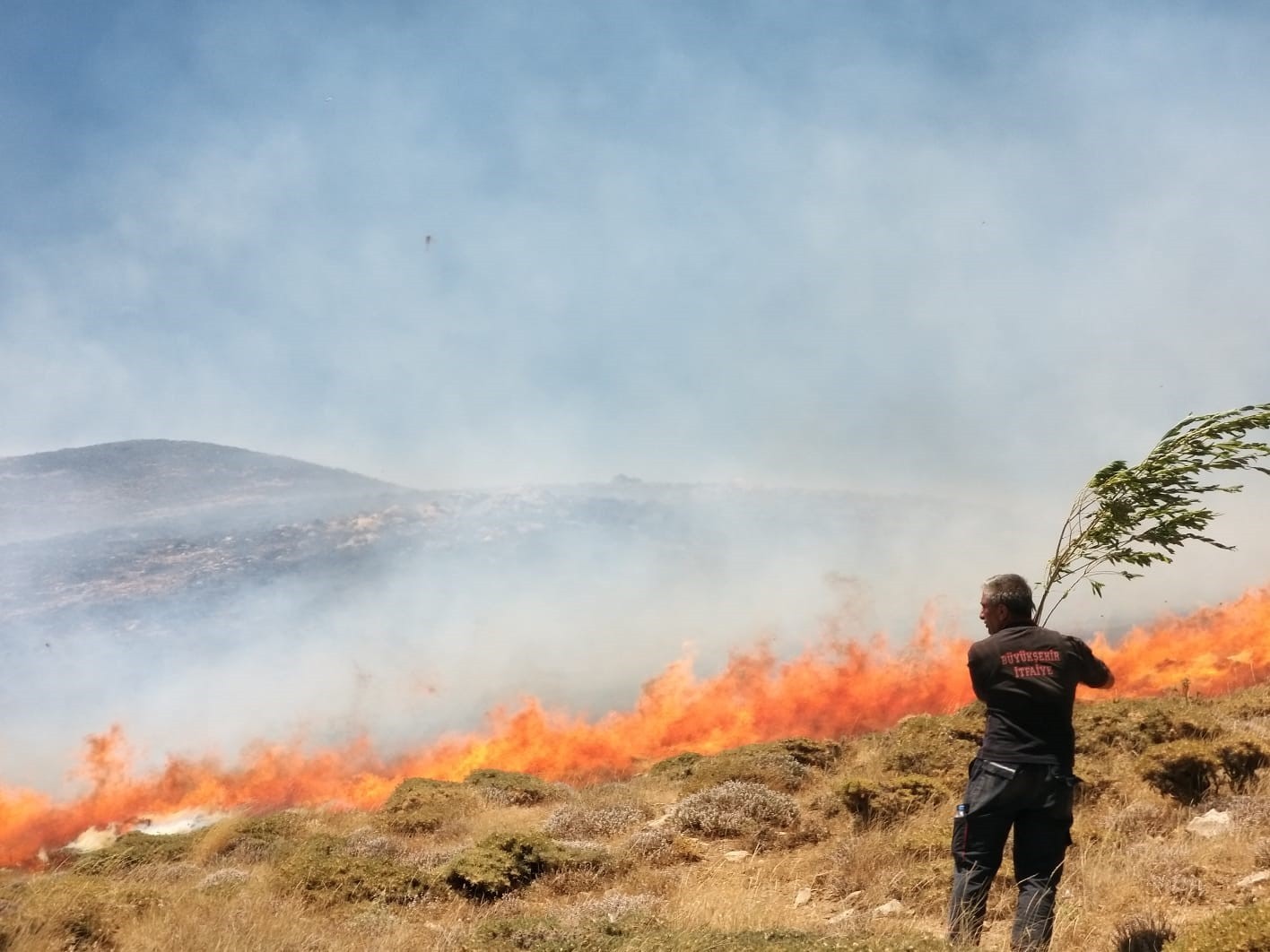 Bahçesaray'da arazi yangını
