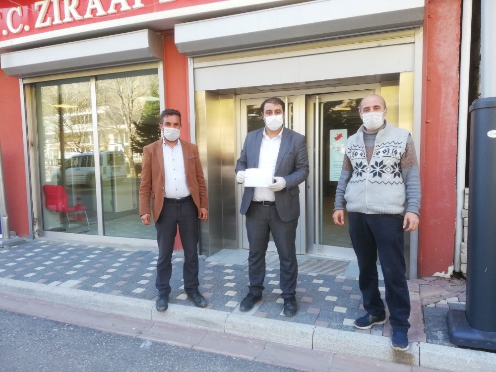 Bahçesaraylı muhtardan “Biz Bize Yeteriz Türkiyem” kampanyasına destek 