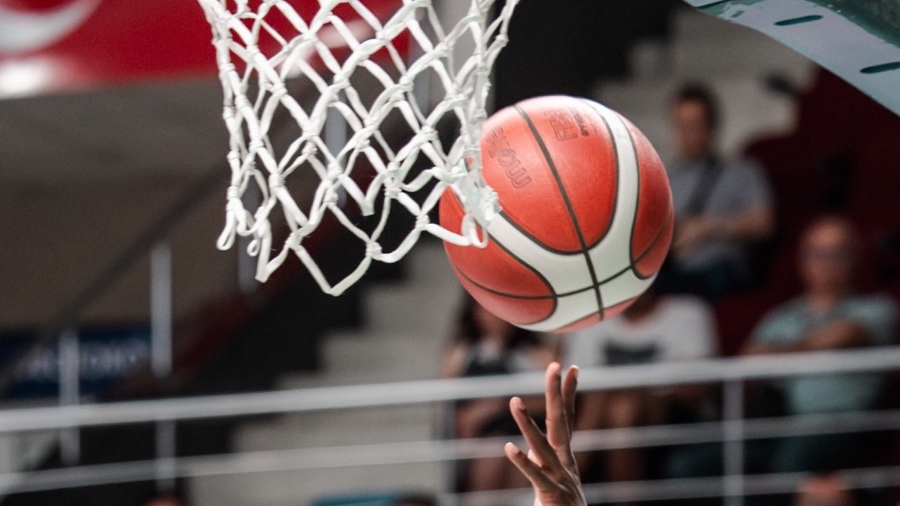 Bahçeşehir Koleji uzatmalarda güldü, yarı finale yükseldi