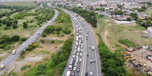 Bahçeşehir'de trafiği kilitleyen kaza