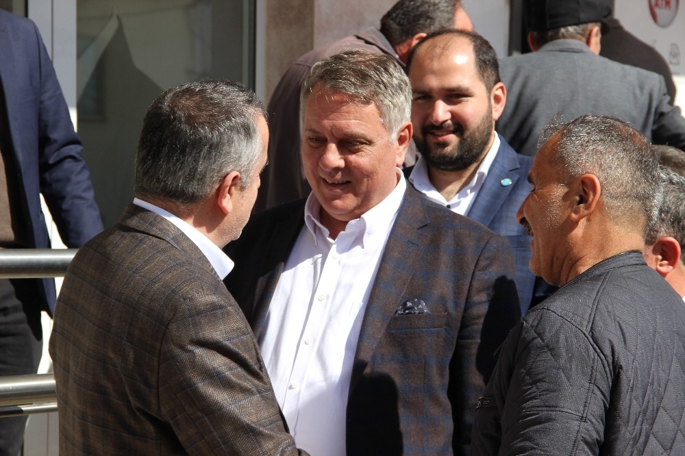 Bahtiyar belediye personellerine işsiz kalmayacakları sözünü verdi 