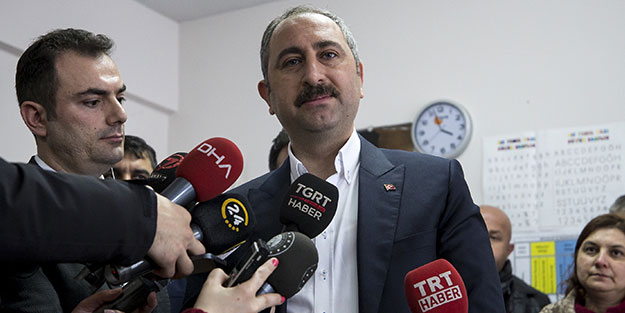 Bakan Abdulhamit Gül oyunu kullandı