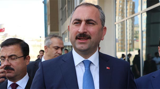 Bakan Abdulhamit Gül'den hakim, savcı ve avukatlar için bedelli askerlik açıklaması