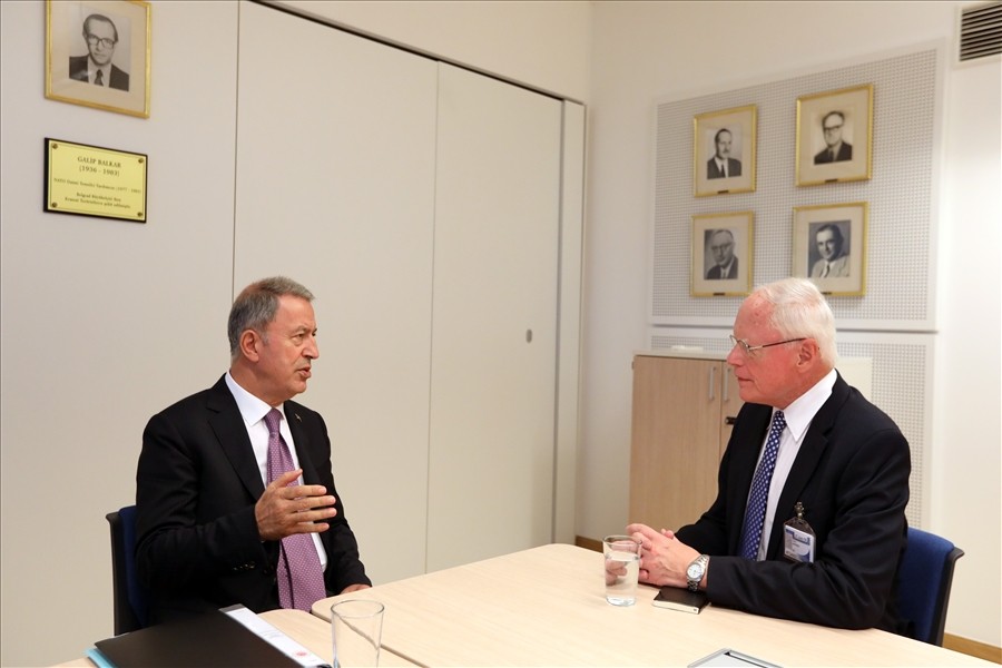 Bakan Akar, ABD Suriye Özel Temsilcisi Jeffrey ile görüştü 